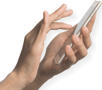 Imagem de mão com celular ligando para a Central de Atendimento MEU TUDO.